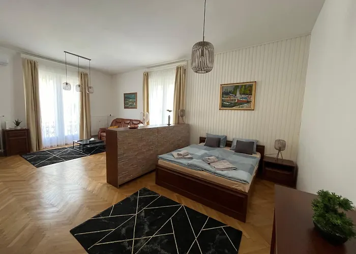 Eclectico Apartament *